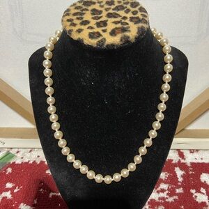Uniquely Shaped Faux Pearl Necklace
